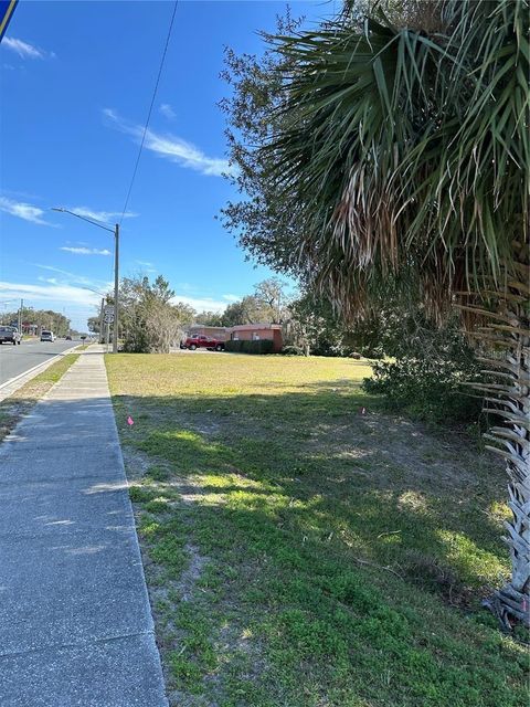 Tiny photo for 602 Hathaway Avenue, Bronson, FL 32621 (MLS # GC527270)
