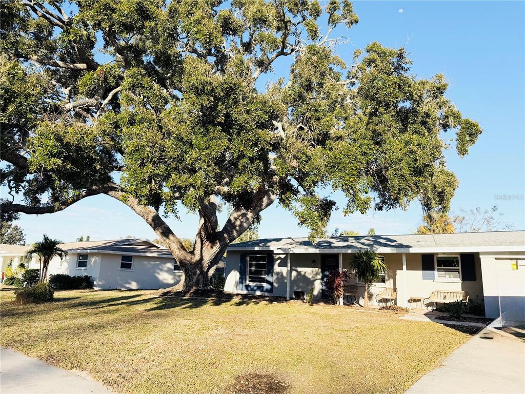 Photo of 6821 Anchor Way, Sarasota, FL 34231 (MLS # A4685130)