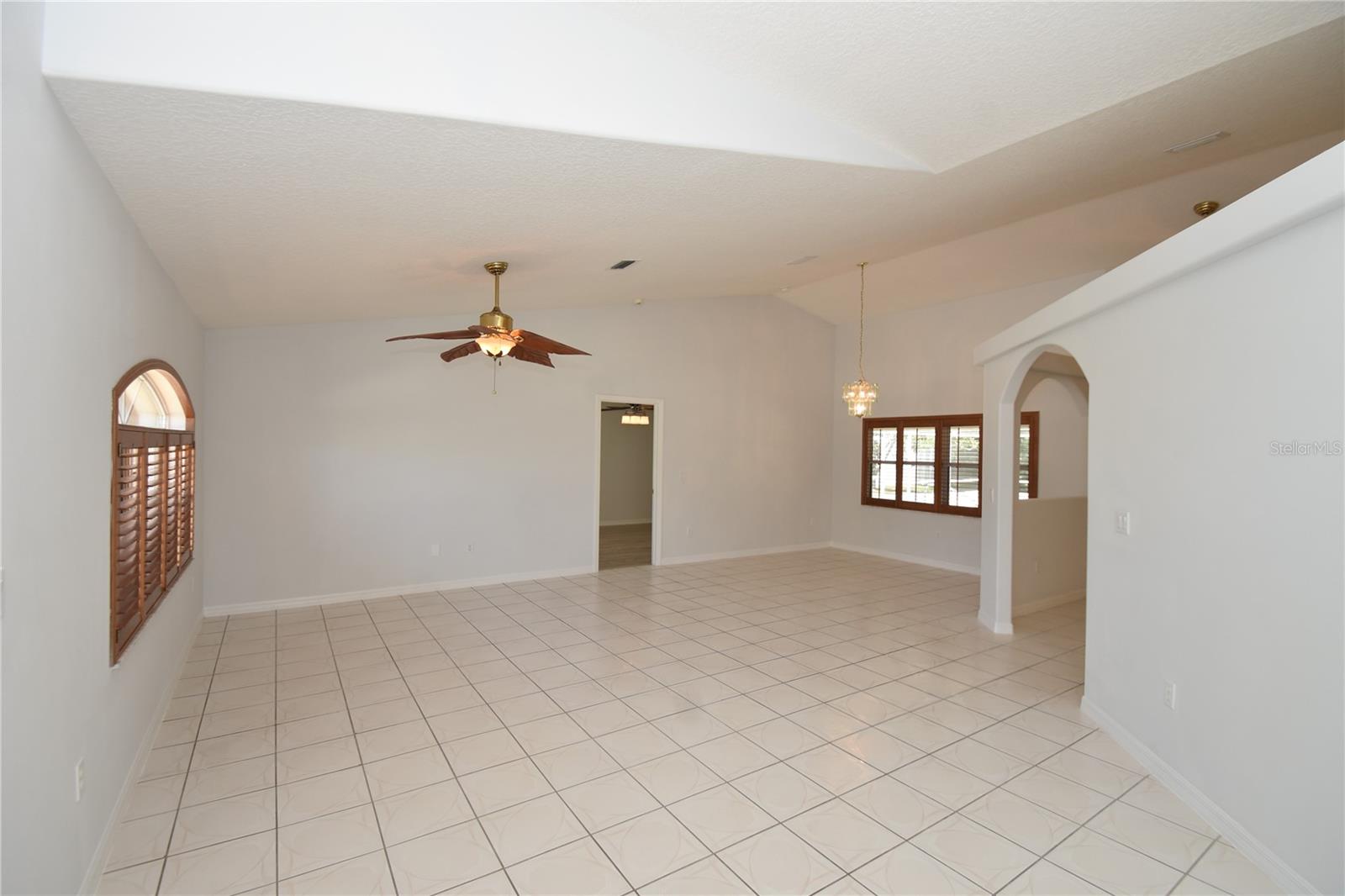 PINE LAKES - Residential