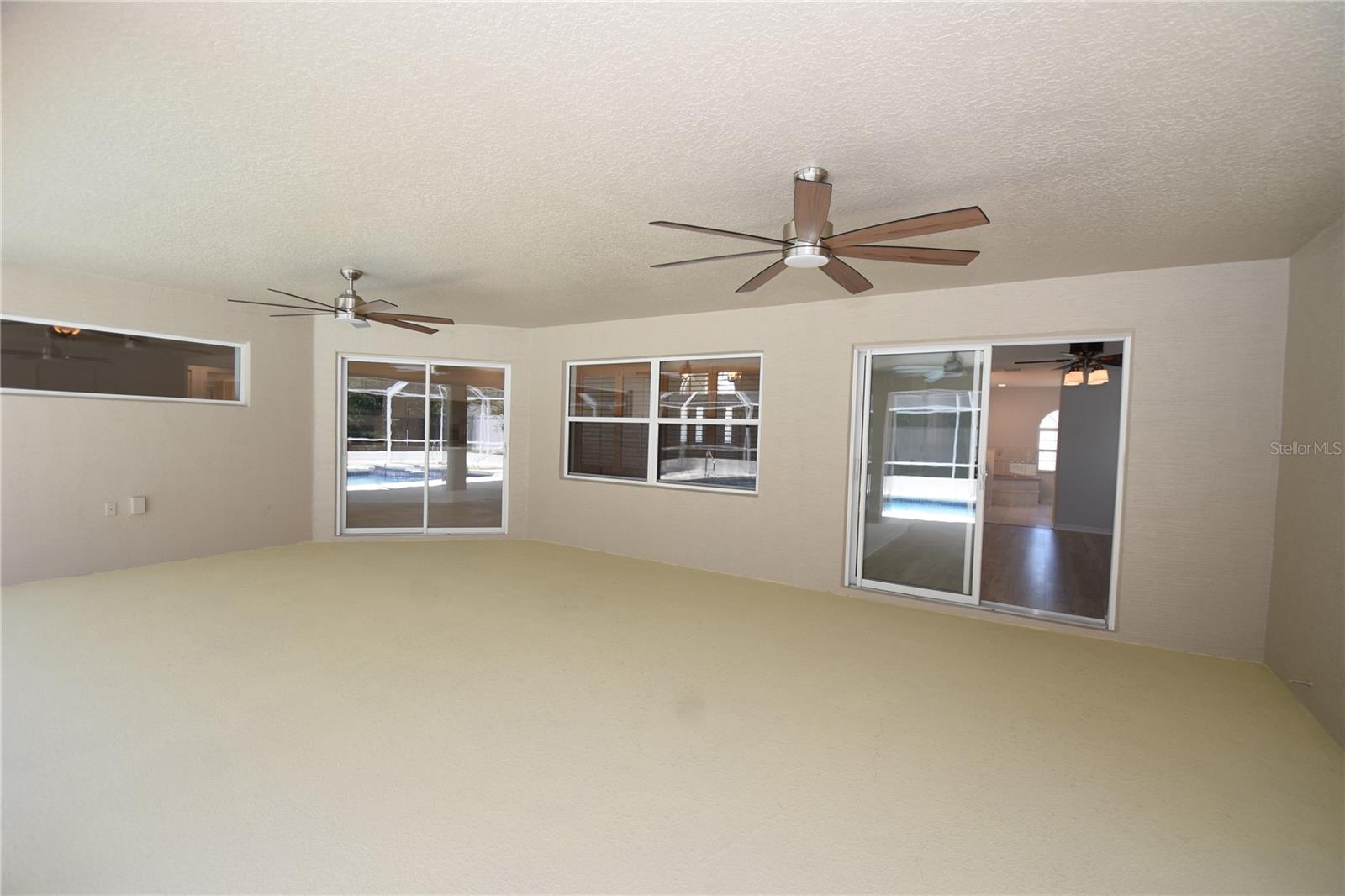PINE LAKES - Residential