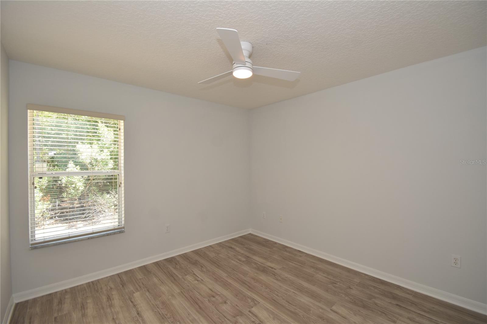 PINE LAKES - Residential