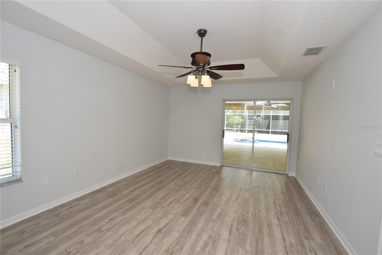 PINE LAKES - Residential