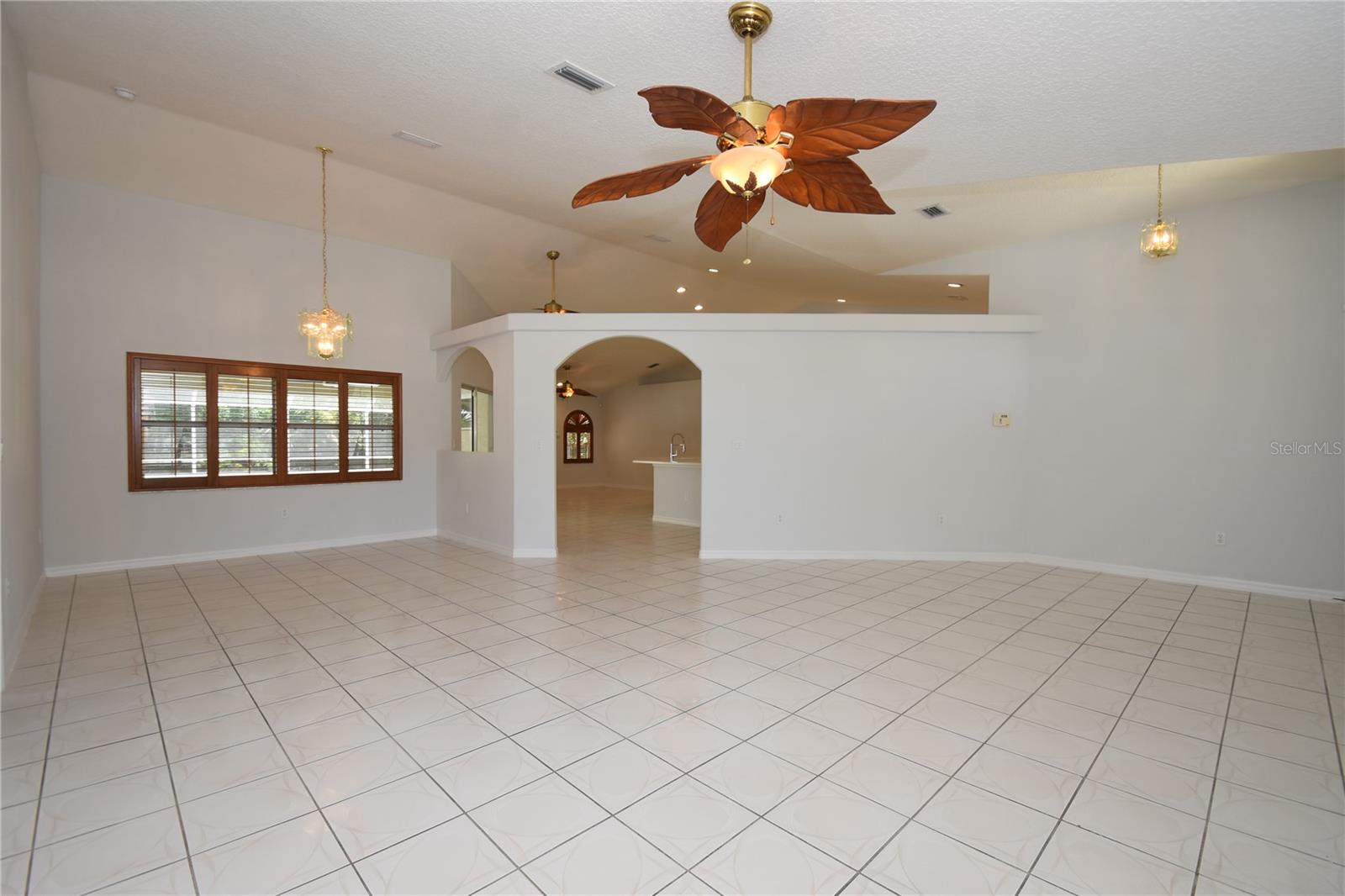 PINE LAKES - Residential