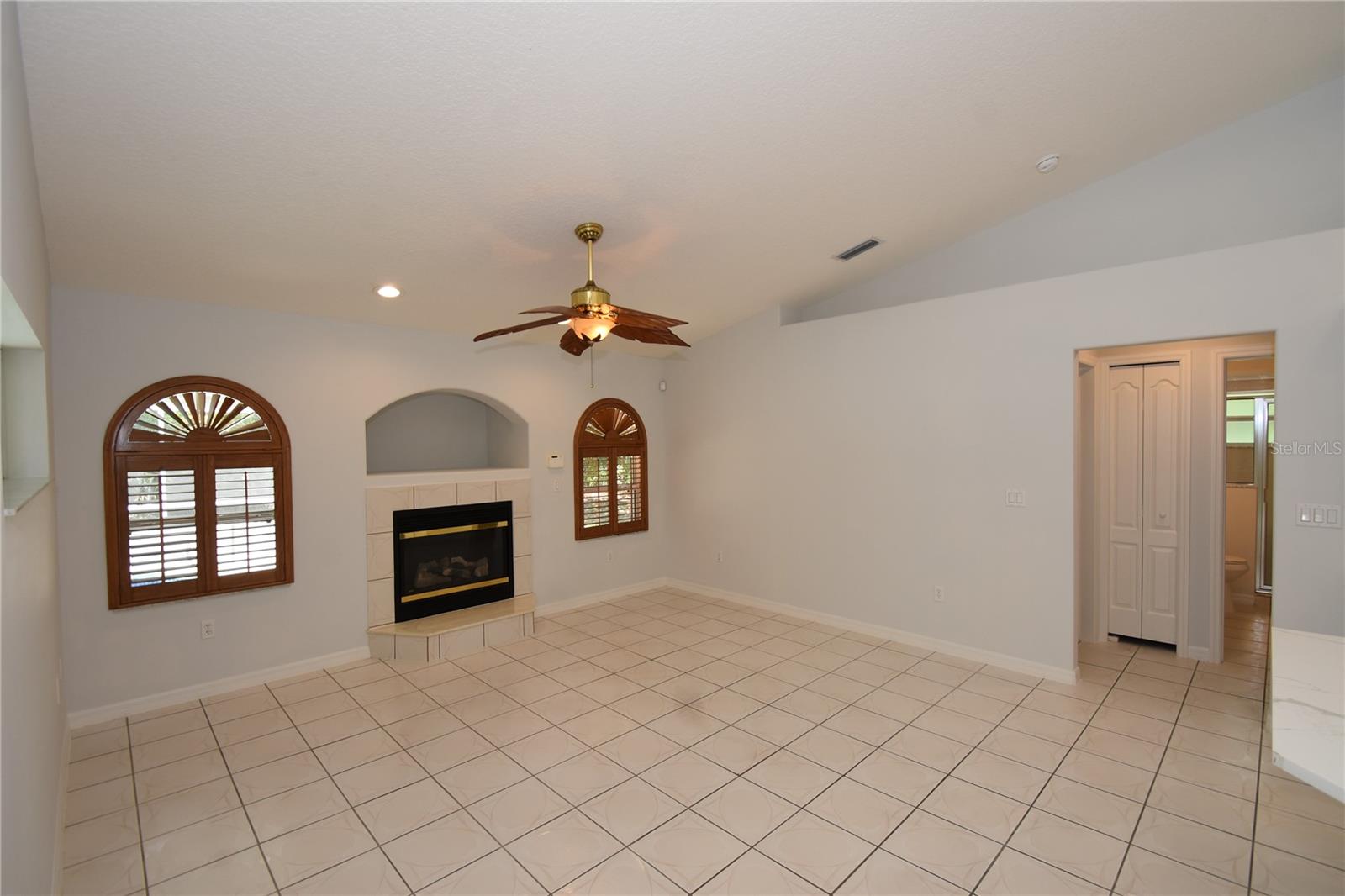 PINE LAKES - Residential
