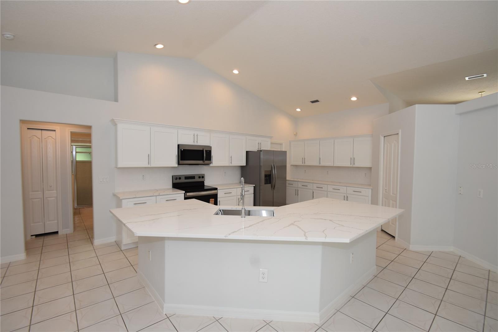 PINE LAKES - Residential