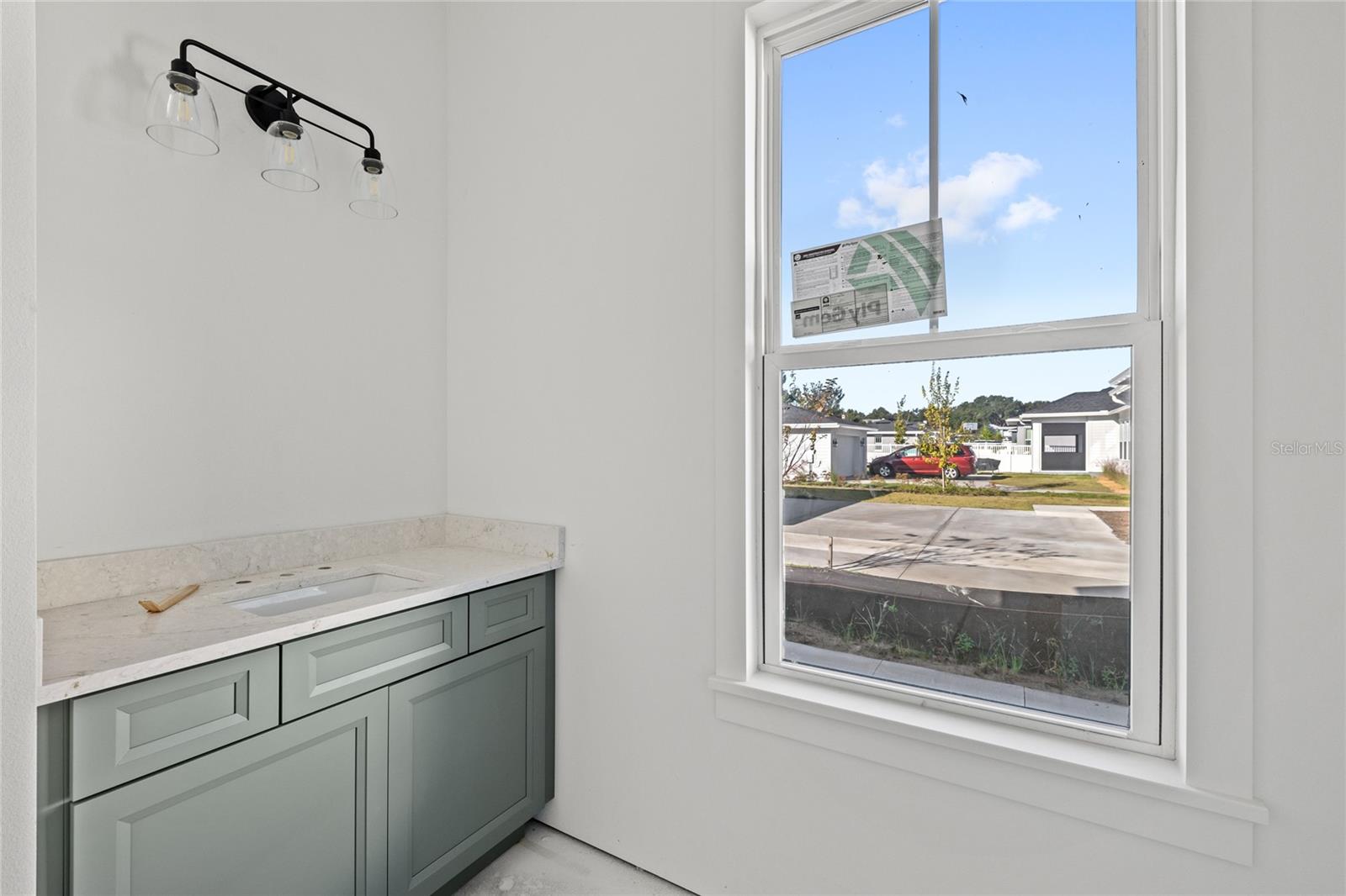 OAKLAND PK UN 7 SOUTH 112/136 LOT 175 - Residential