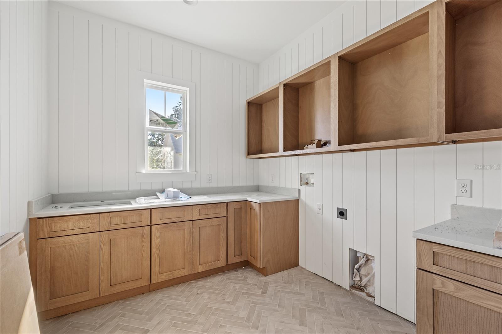 OAKLAND PK UN 7 SOUTH 112/136 LOT 175 - Residential