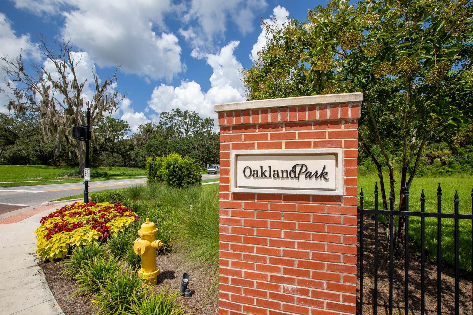 OAKLAND PK UN 7 SOUTH 112/136 LOT 175 - Residential