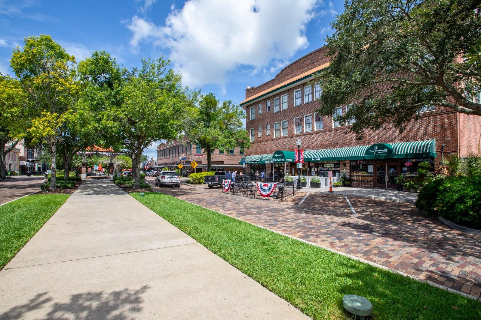 OAKLAND PK UN 7 SOUTH 112/136 LOT 175 - Residential