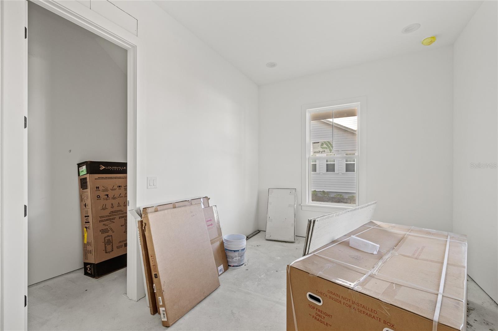 OAKLAND PK UN 7 SOUTH 112/136 LOT 175 - Residential