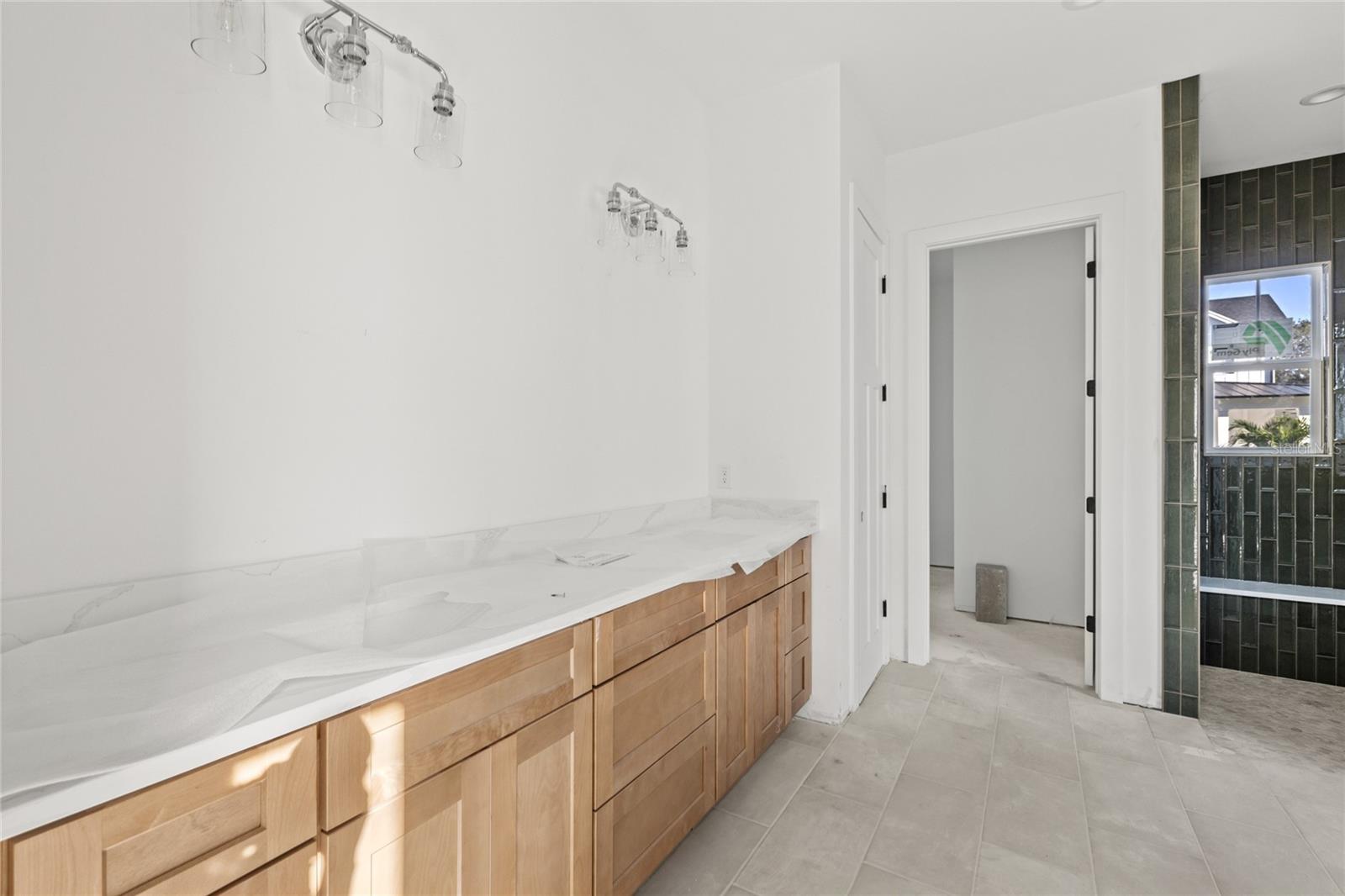 OAKLAND PK UN 7 SOUTH 112/136 LOT 175 - Residential