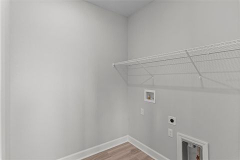 Tiny photo for 435 Verona Way, Lady Lake, FL 32159 (MLS # W7880540)