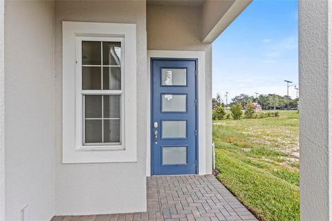 Tiny photo for 435 Verona Way, Lady Lake, FL 32159 (MLS # W7880540)