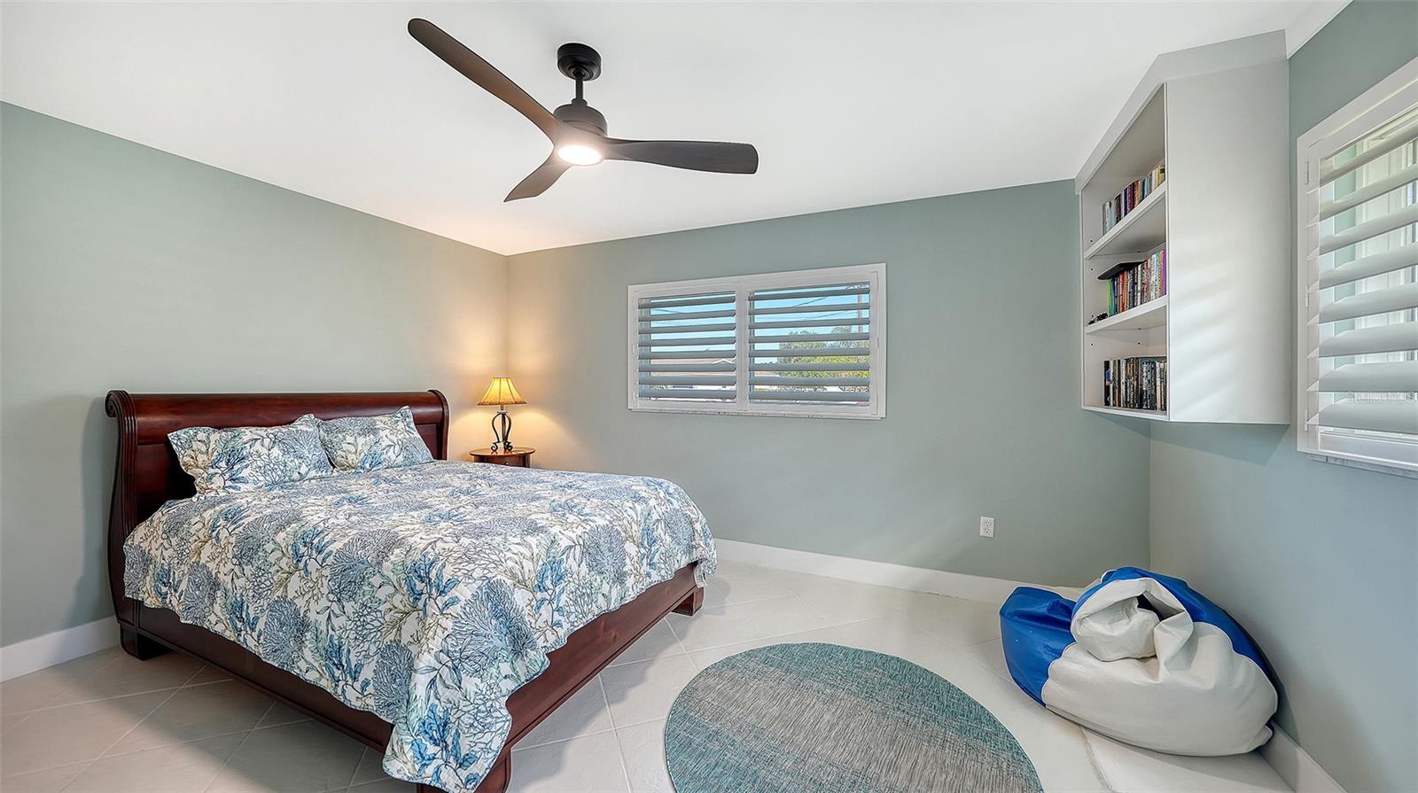 SIESTA ISLES - Residential