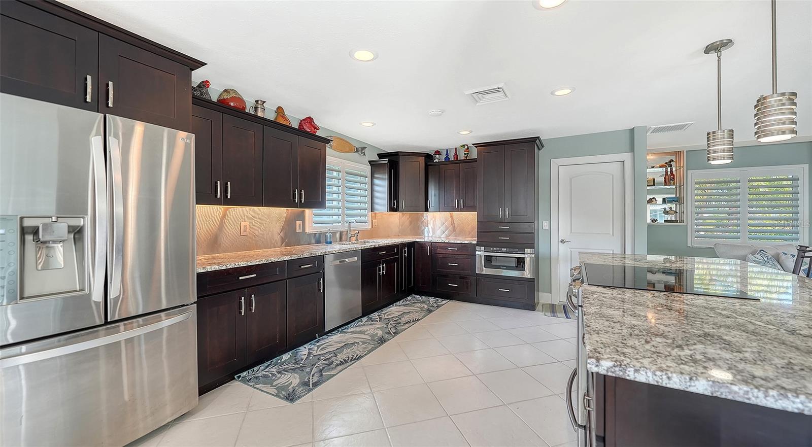 SIESTA ISLES - Residential