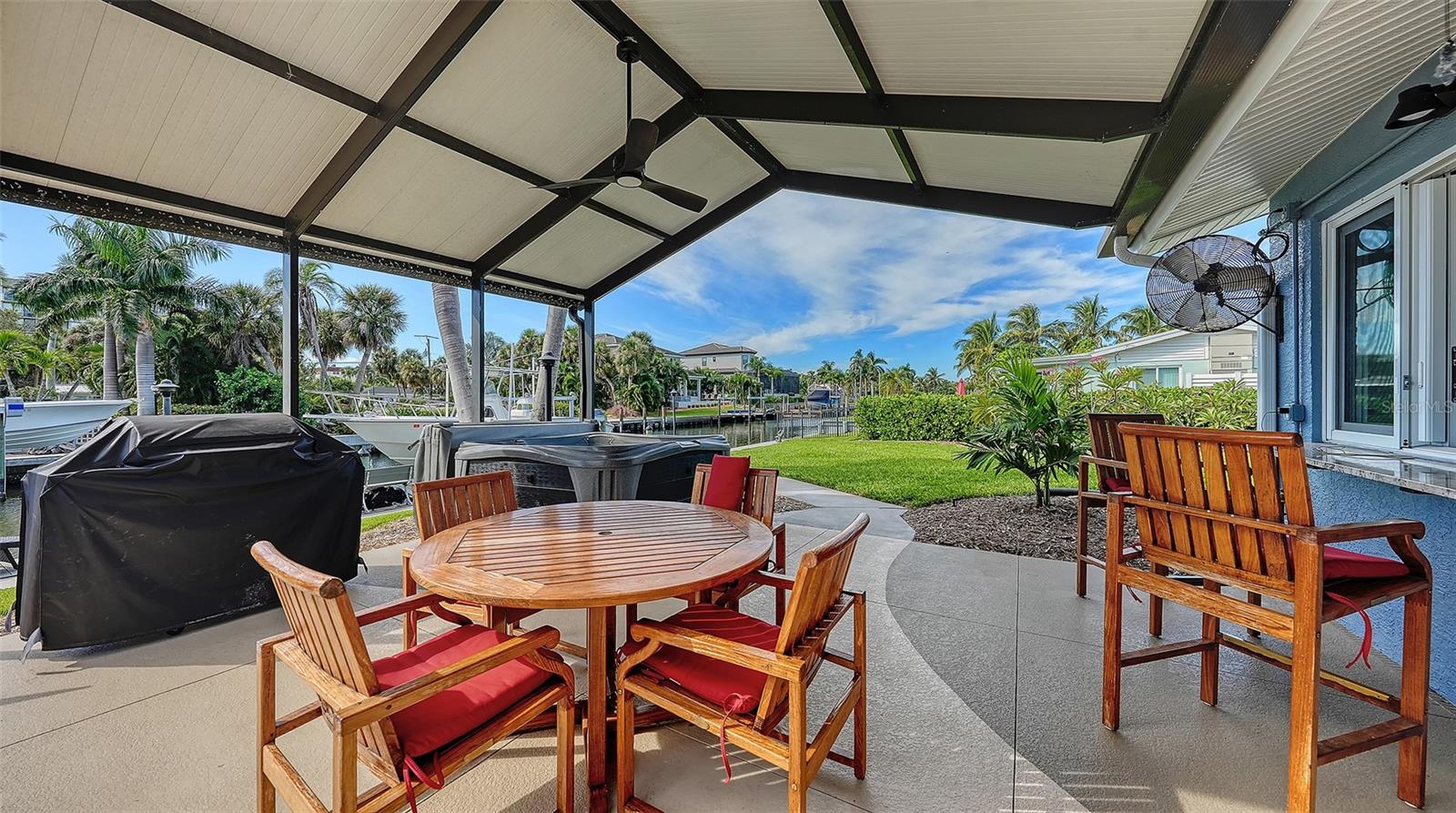 SIESTA ISLES - Residential