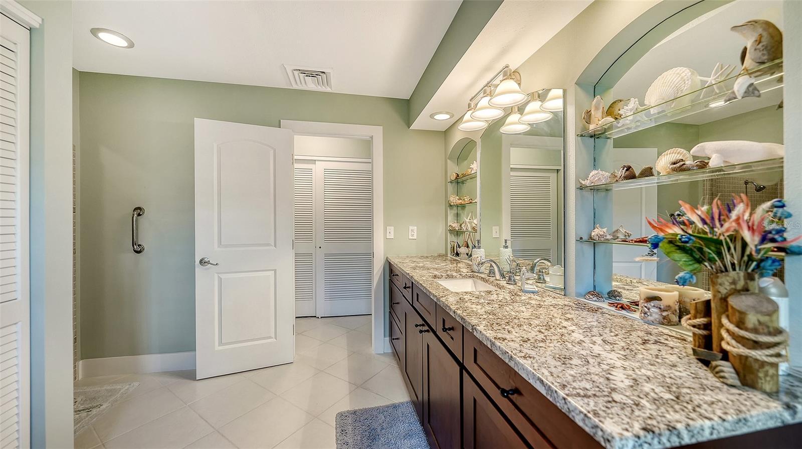 SIESTA ISLES - Residential