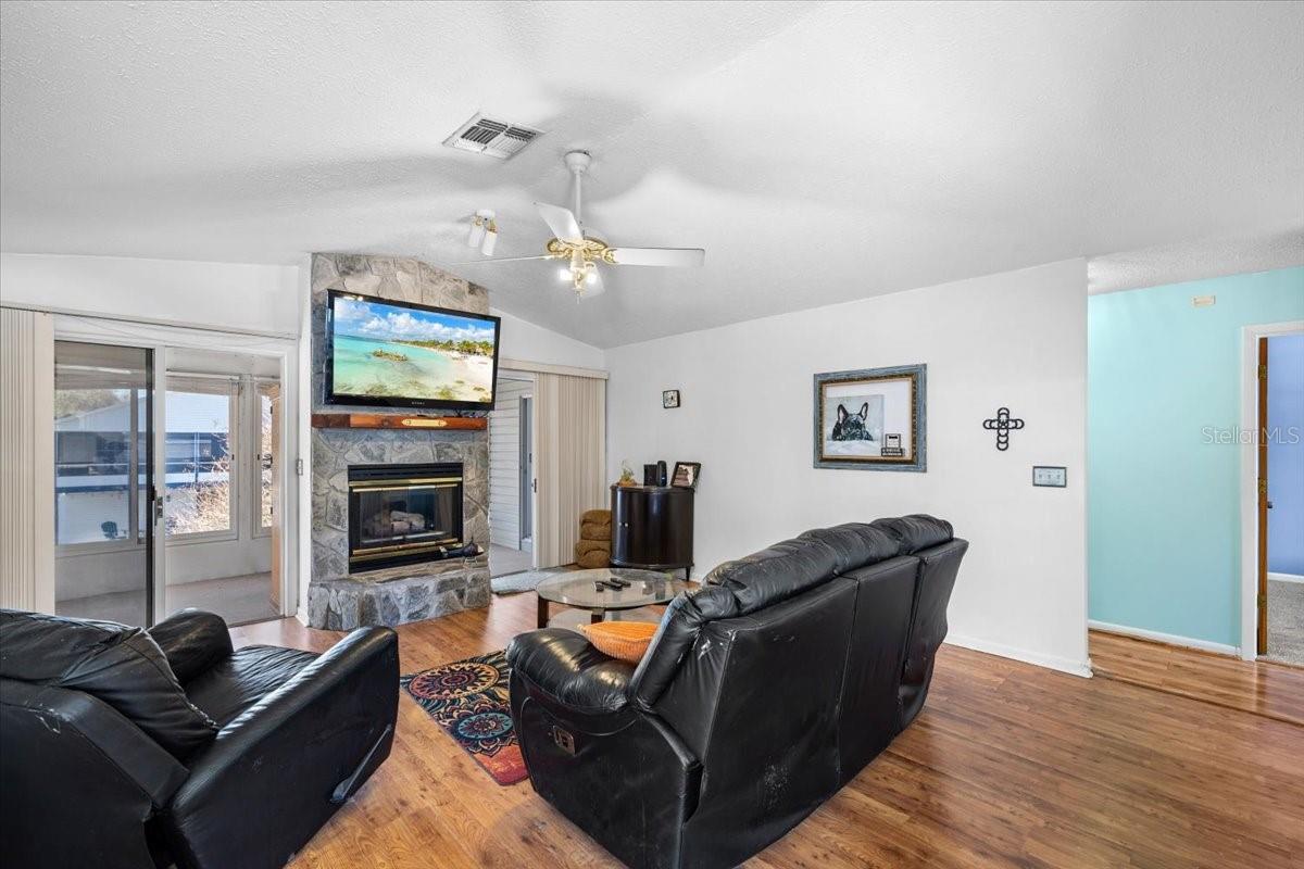 WEEKI WACHEE GARDENS - Residential