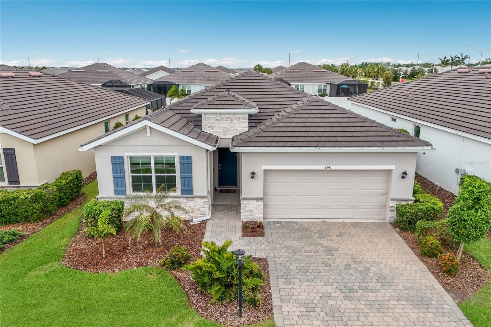STAR FARMS AT LAKEWOOD RANCH - Residential