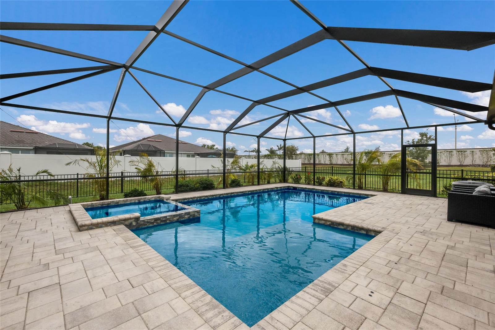 STAR FARMS AT LAKEWOOD RANCH - Residential