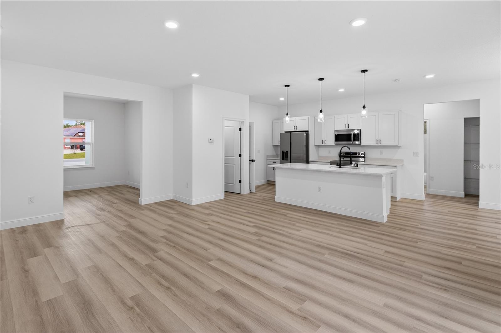 MARION OAKS UN 03 - Residential Lease