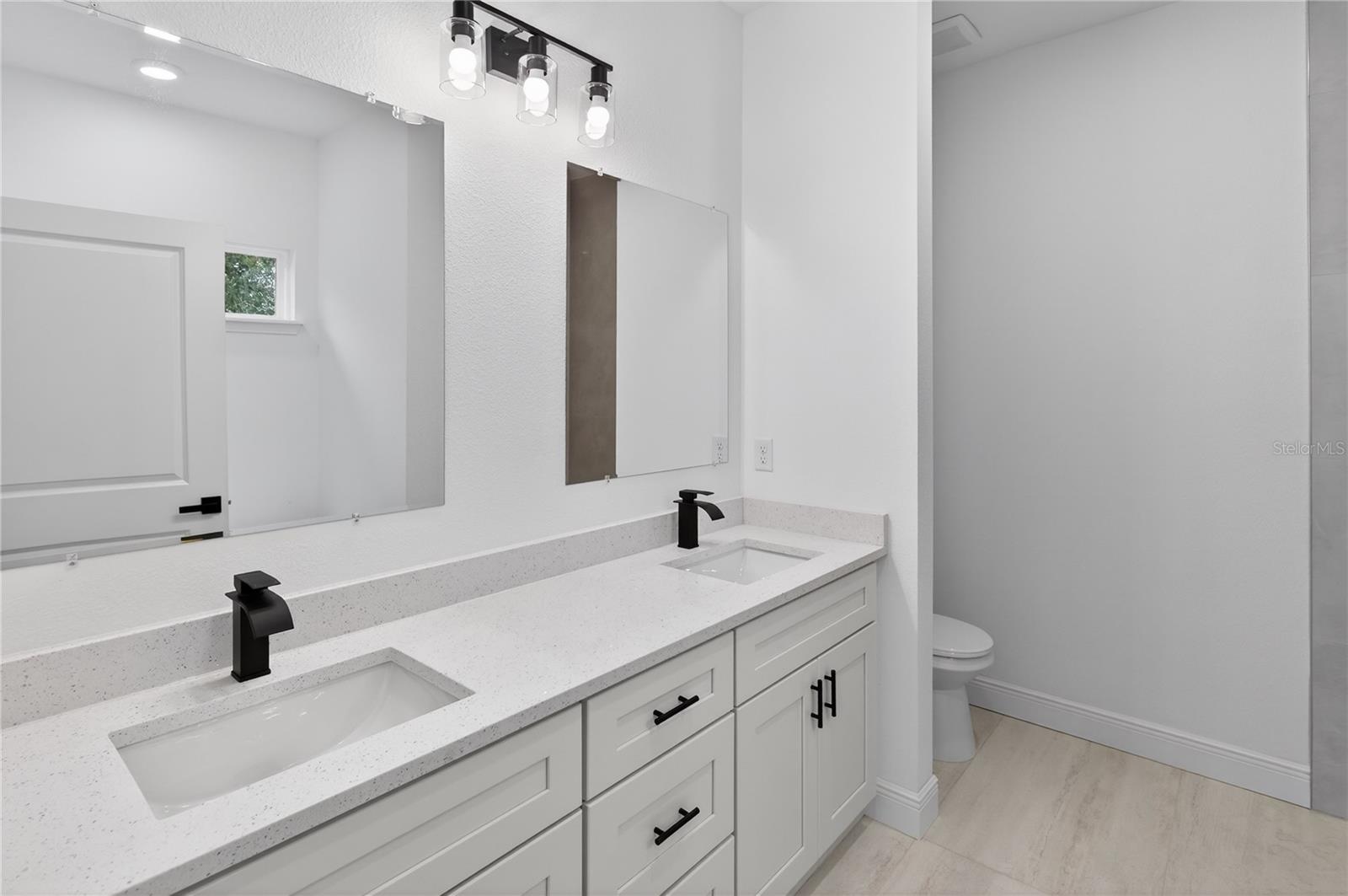 MARION OAKS UN 03 - Residential Lease