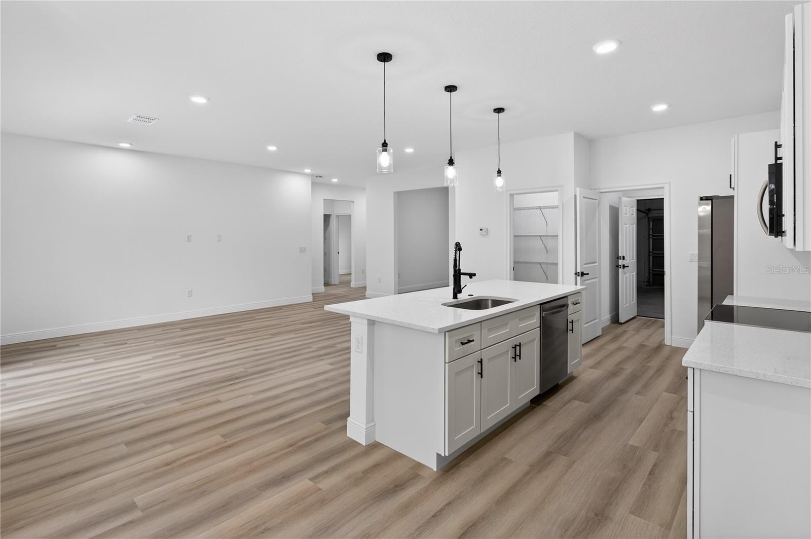 MARION OAKS UN 03 - Residential Lease