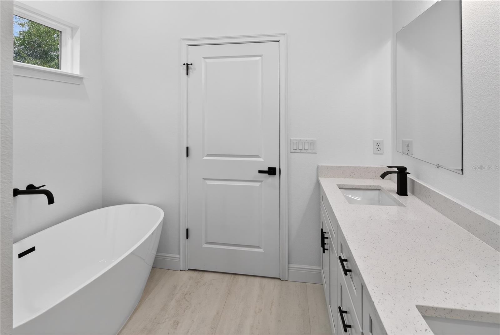 MARION OAKS UN 03 - Residential Lease