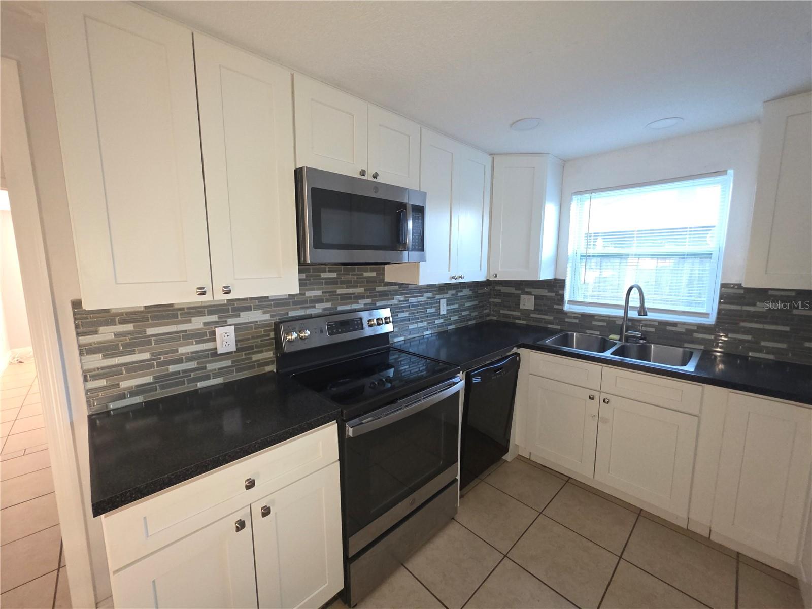 HOLIDAY LAKE ESTATES - Residential Lease