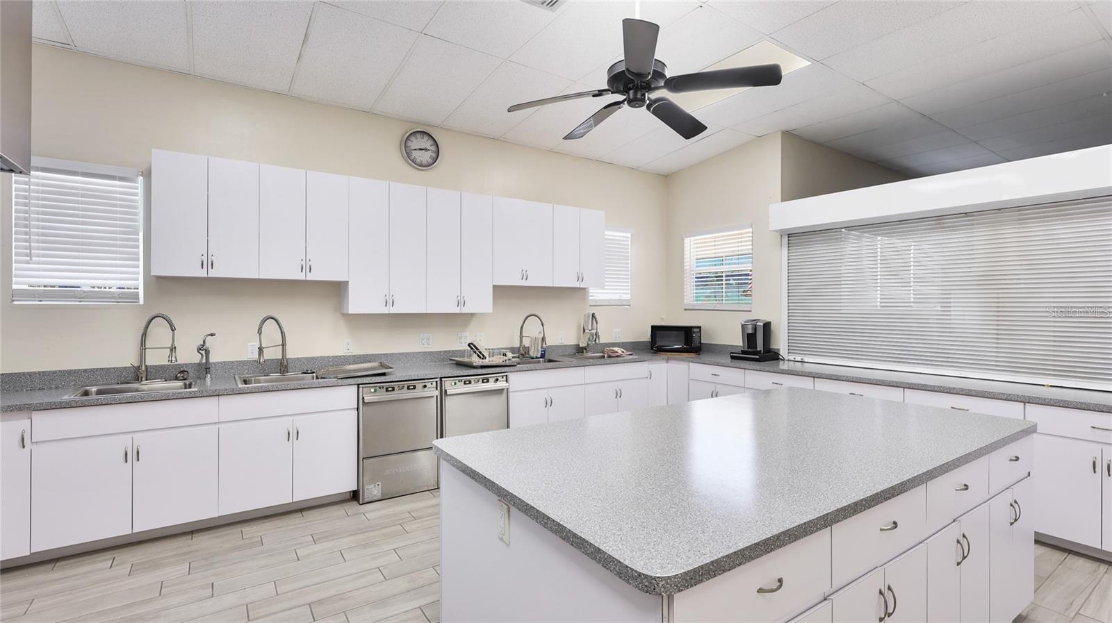 LEISURE LAKE VILLAGE AKA LEISURE LAKE MHP CO-OP - Residential