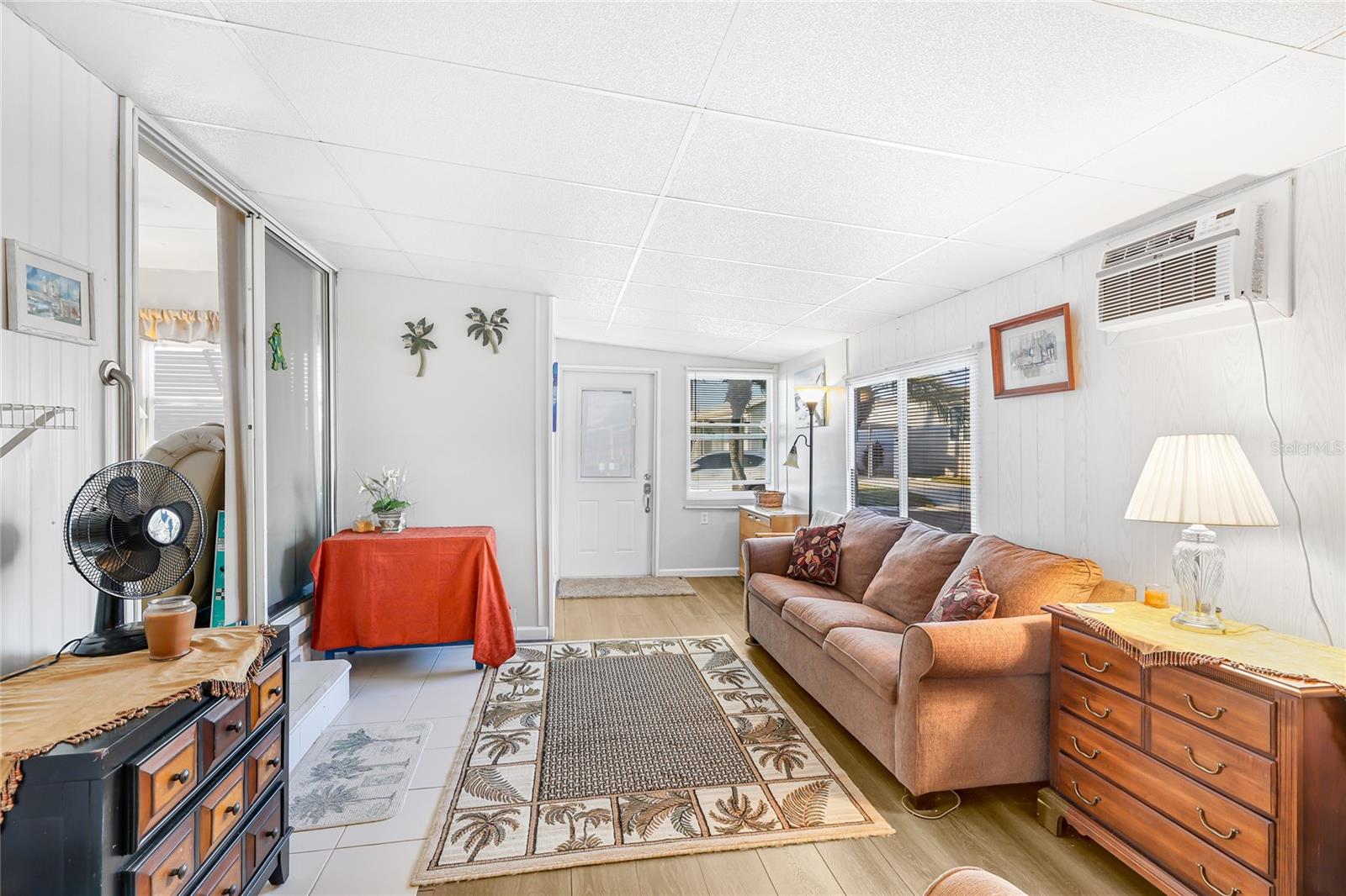 LEISURE LAKE VILLAGE AKA LEISURE LAKE MHP CO-OP - Residential