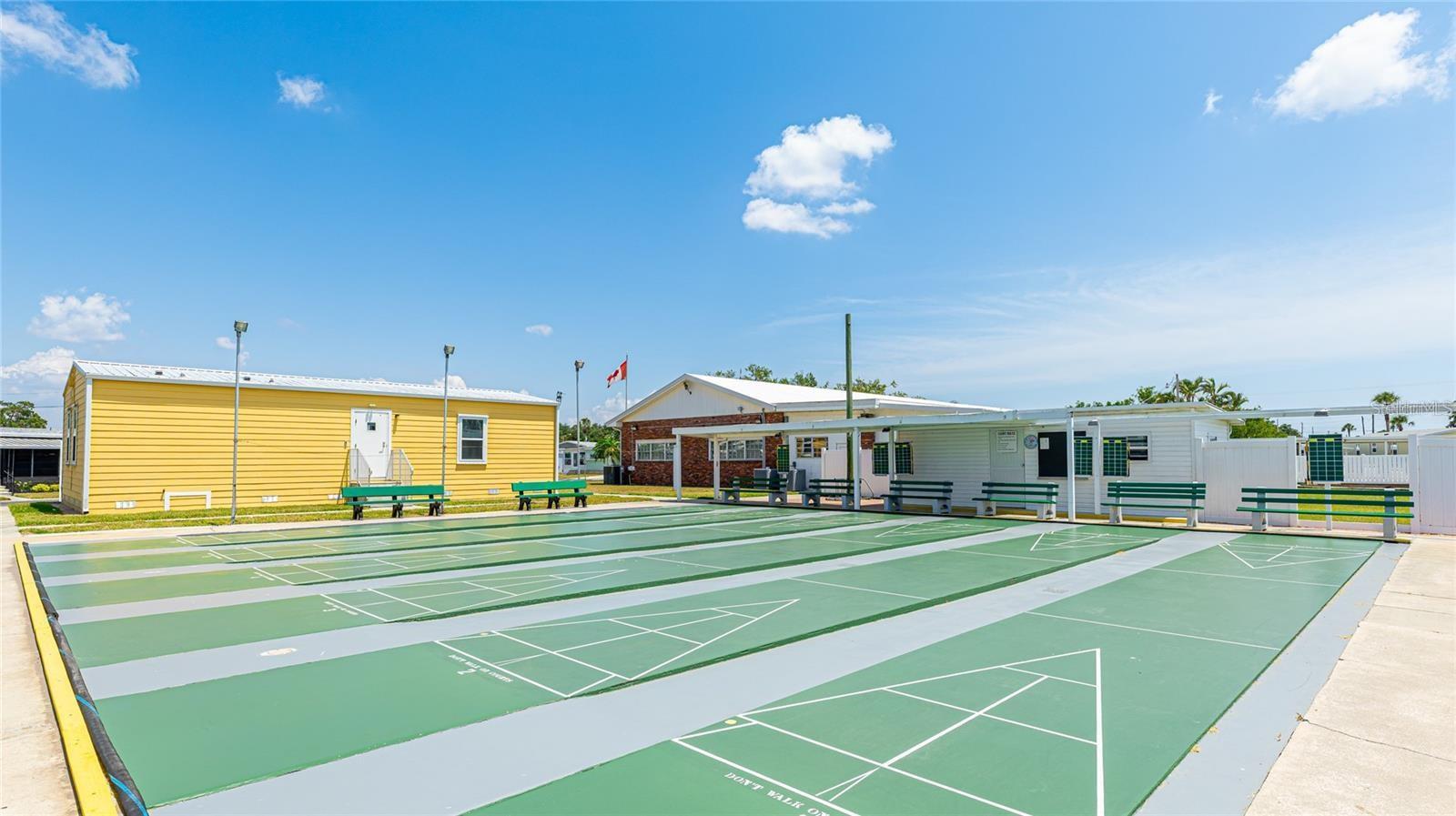 LEISURE LAKE VILLAGE AKA LEISURE LAKE MHP CO-OP - Residential