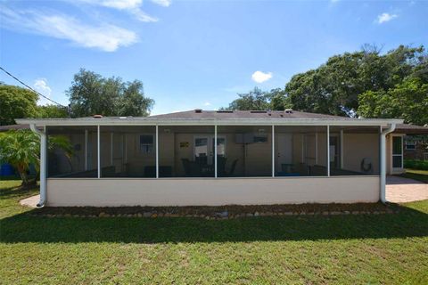 A home in LAKELAND