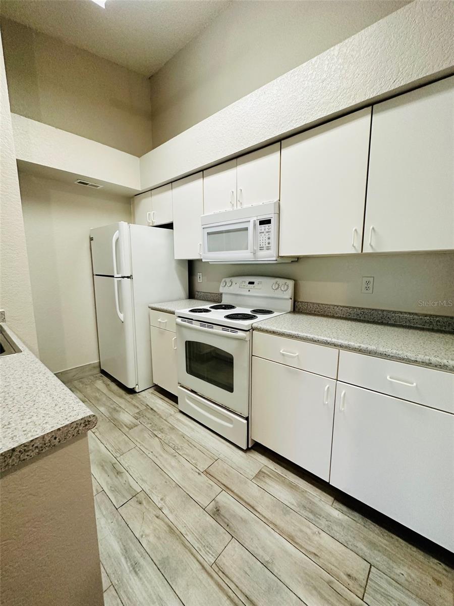 BELMONT/PK CENTRAL CONDO BLDG - Residential Lease