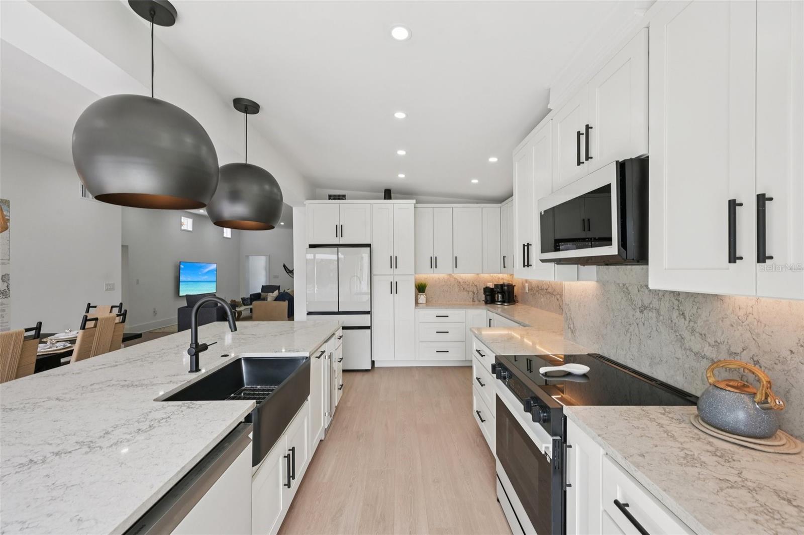 SHORE ACRES RESUBDIVIDED - Residential