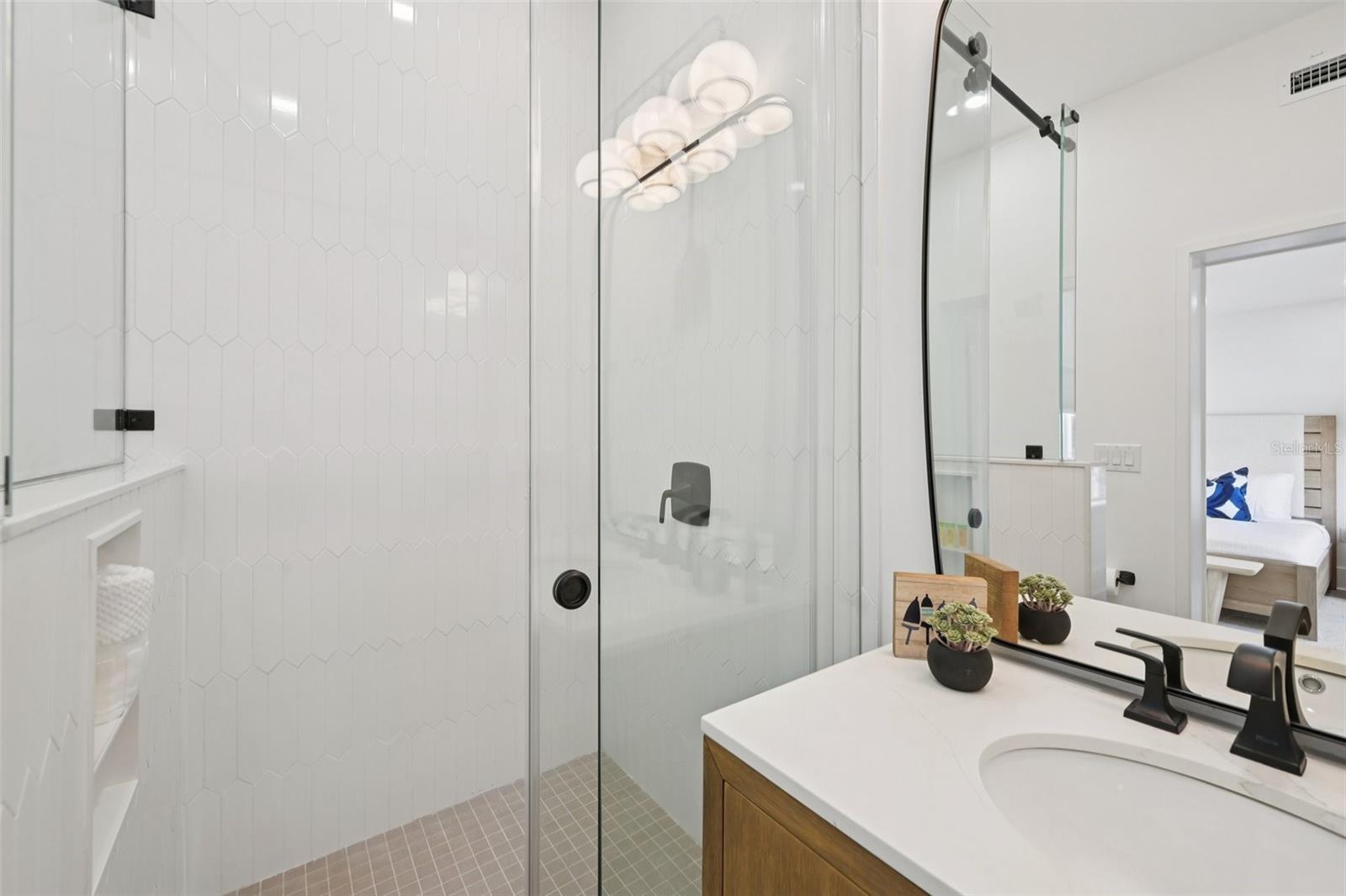 SHORE ACRES RESUBDIVIDED - Residential