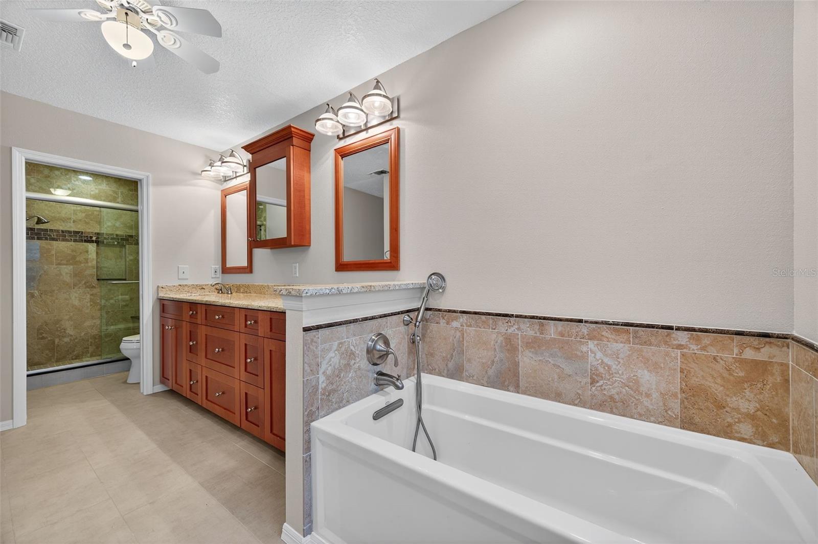 LAKEPOINTE VILLAS - Residential