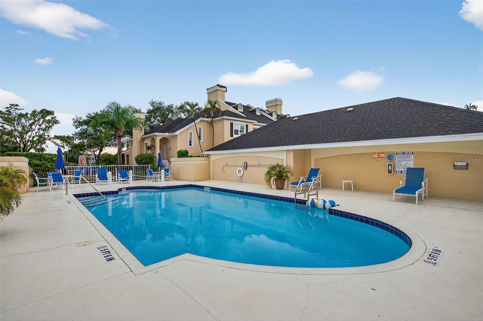 LAKEPOINTE VILLAS - Residential