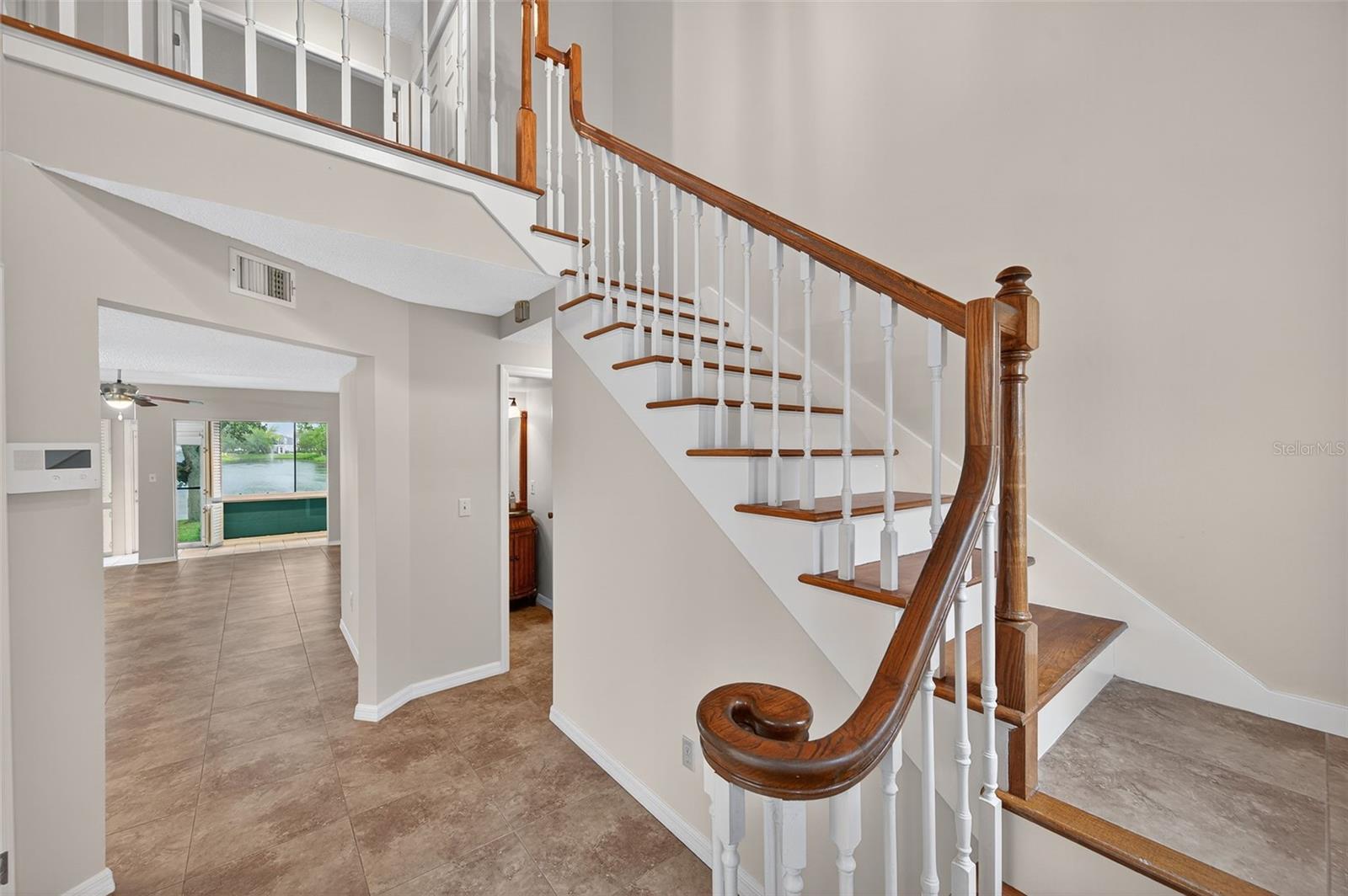 LAKEPOINTE VILLAS - Residential