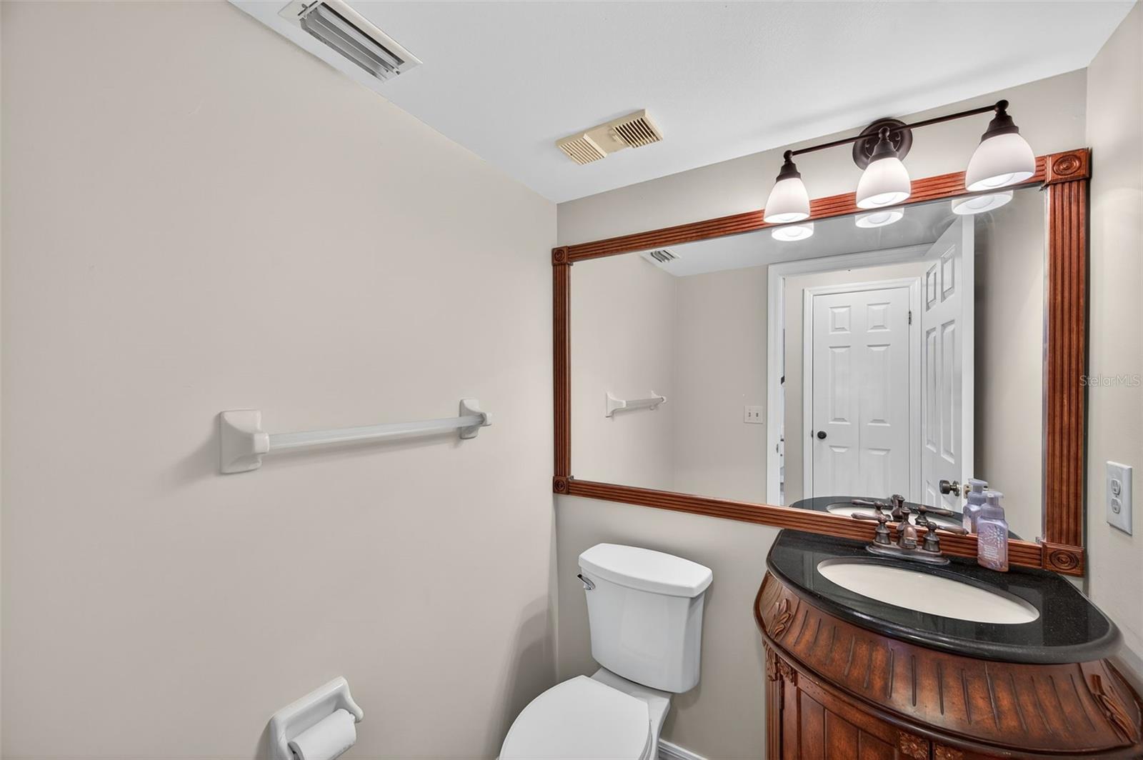 LAKEPOINTE VILLAS - Residential