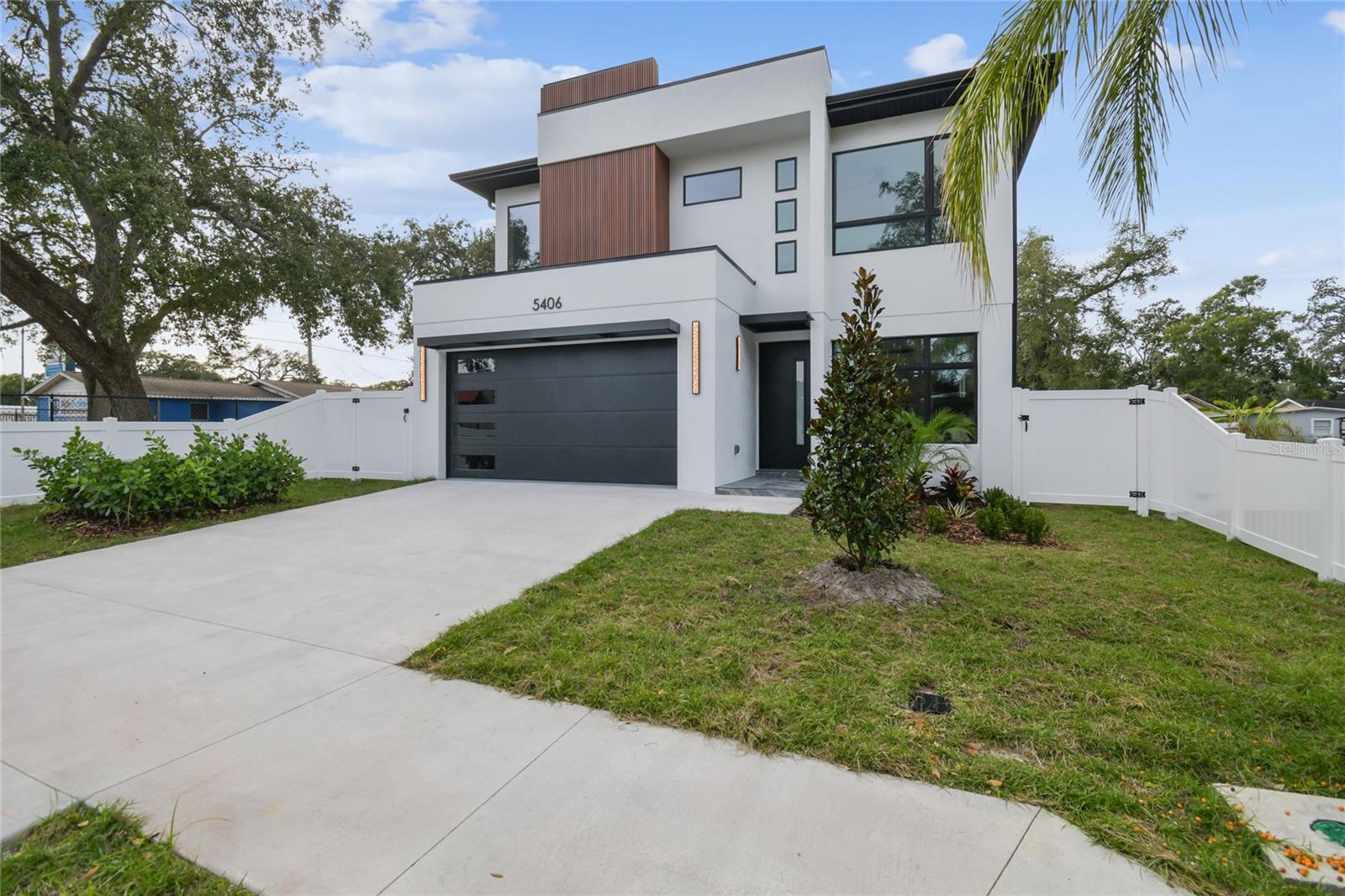 5406 N PERSHING PLACE