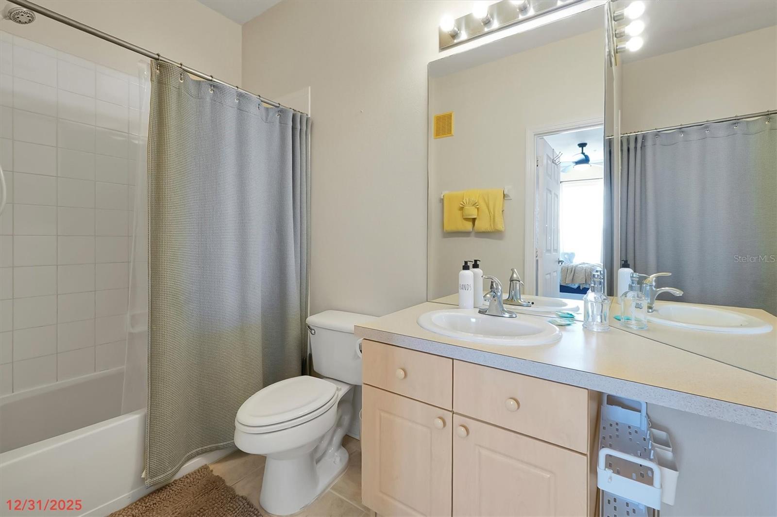 WYNDHAM PALMS CONDO PH 2 - Residential