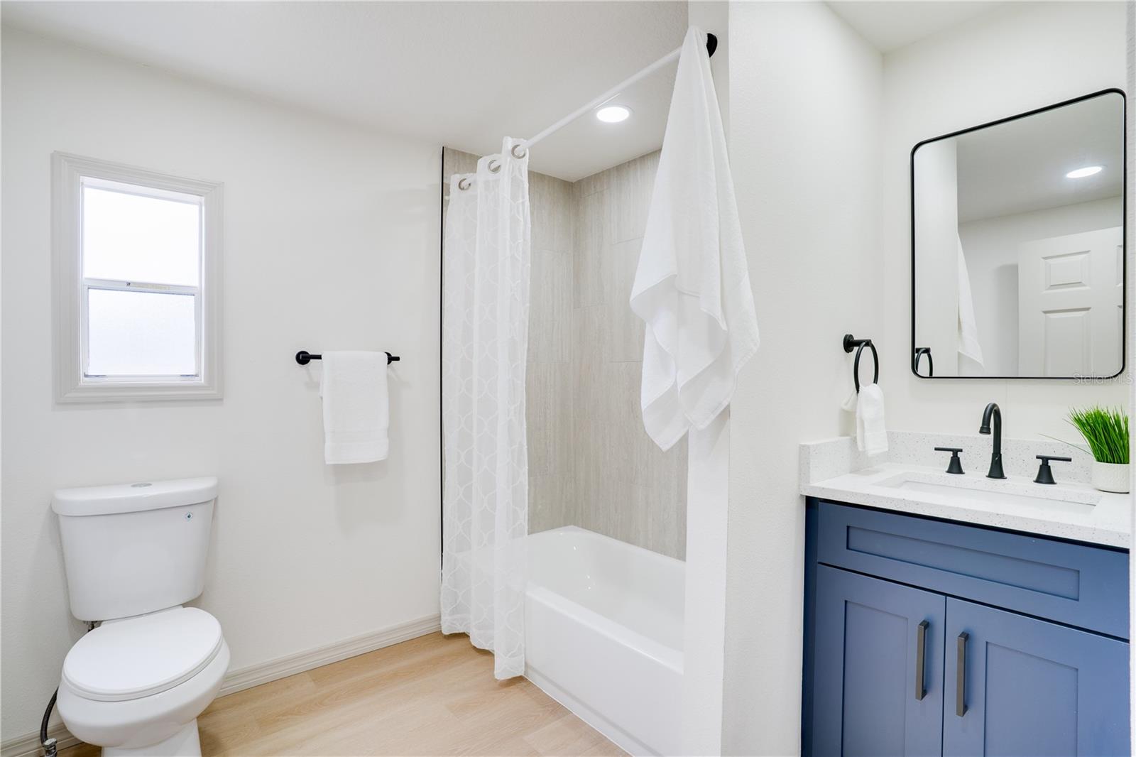 PINE BAY PARK - Residential