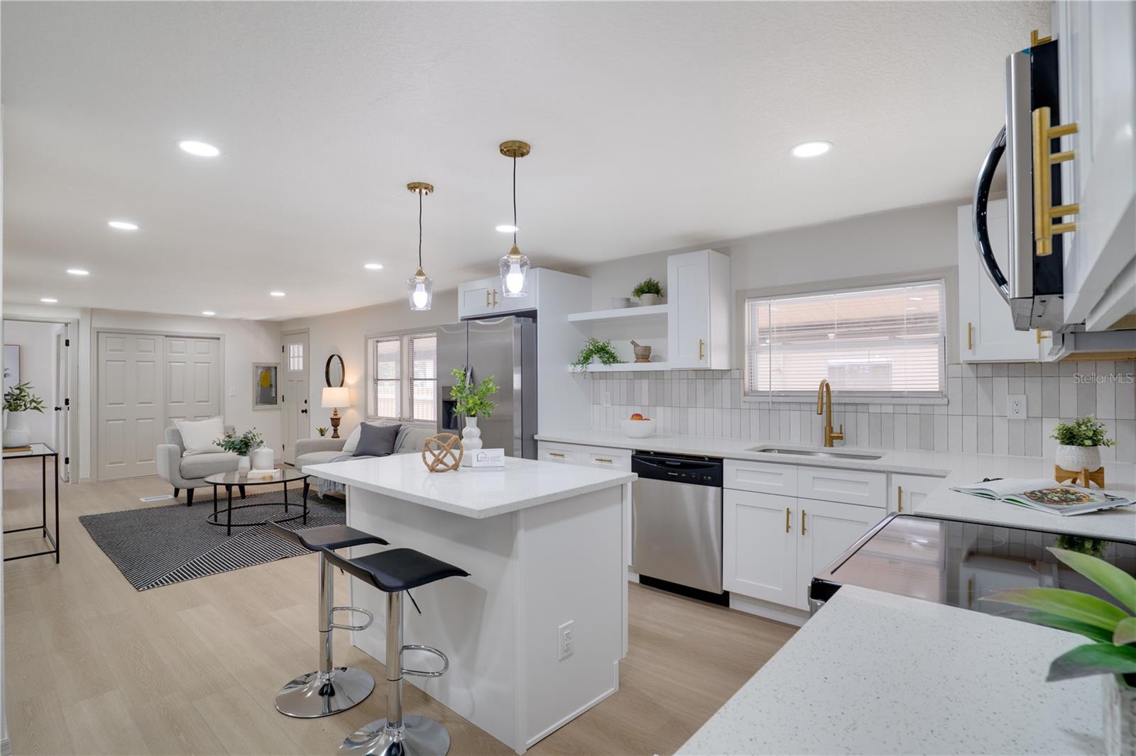 PINE BAY PARK - Residential