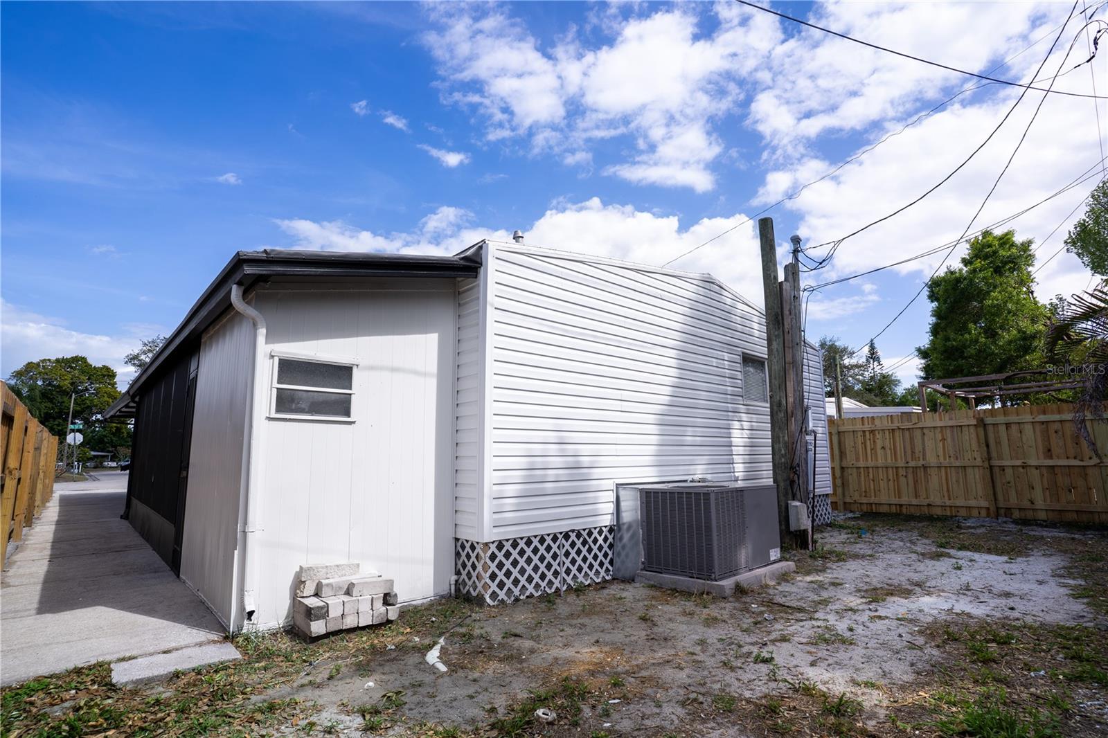 PINE BAY PARK - Residential