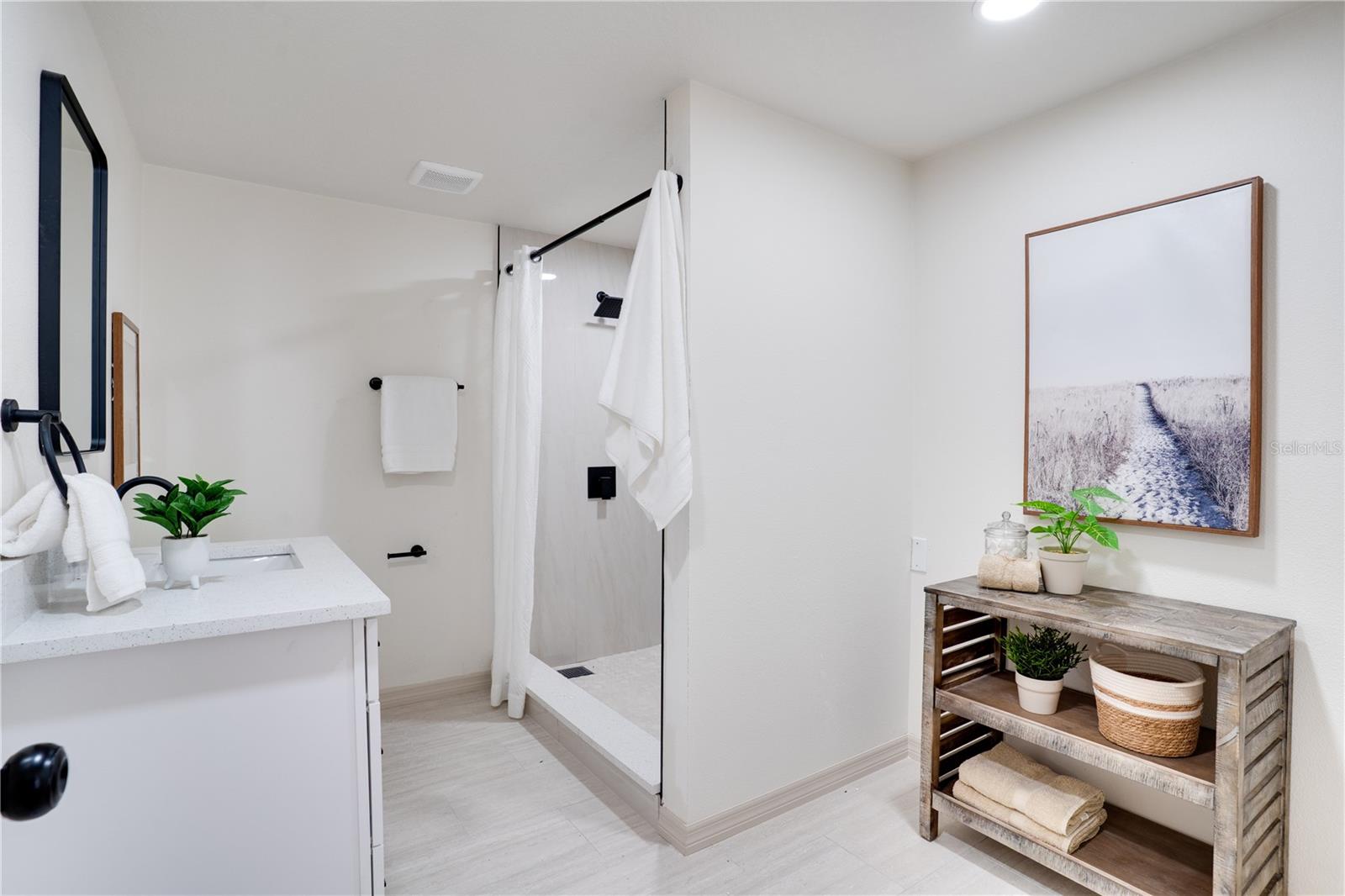 PINE BAY PARK - Residential