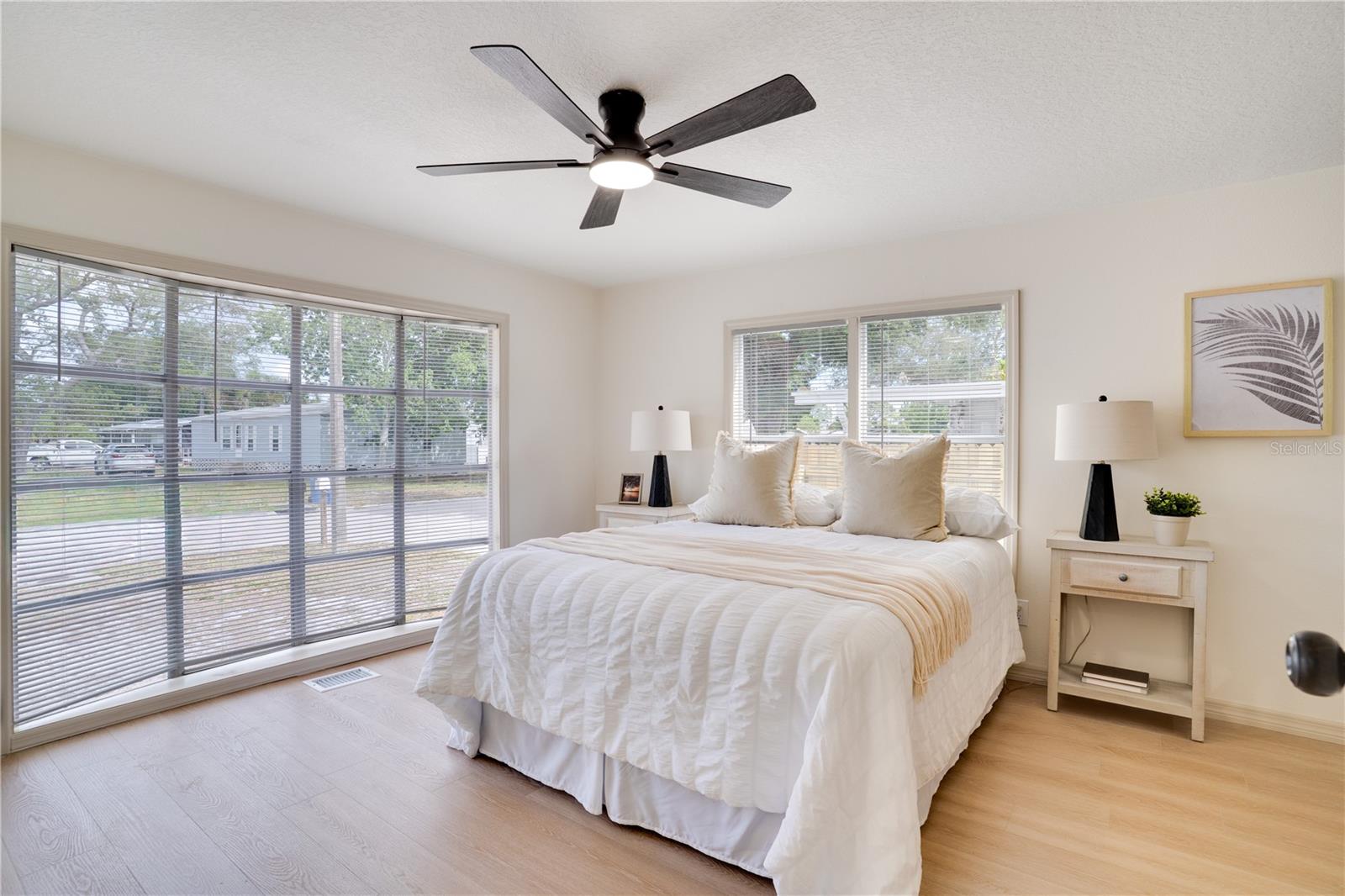 PINE BAY PARK - Residential