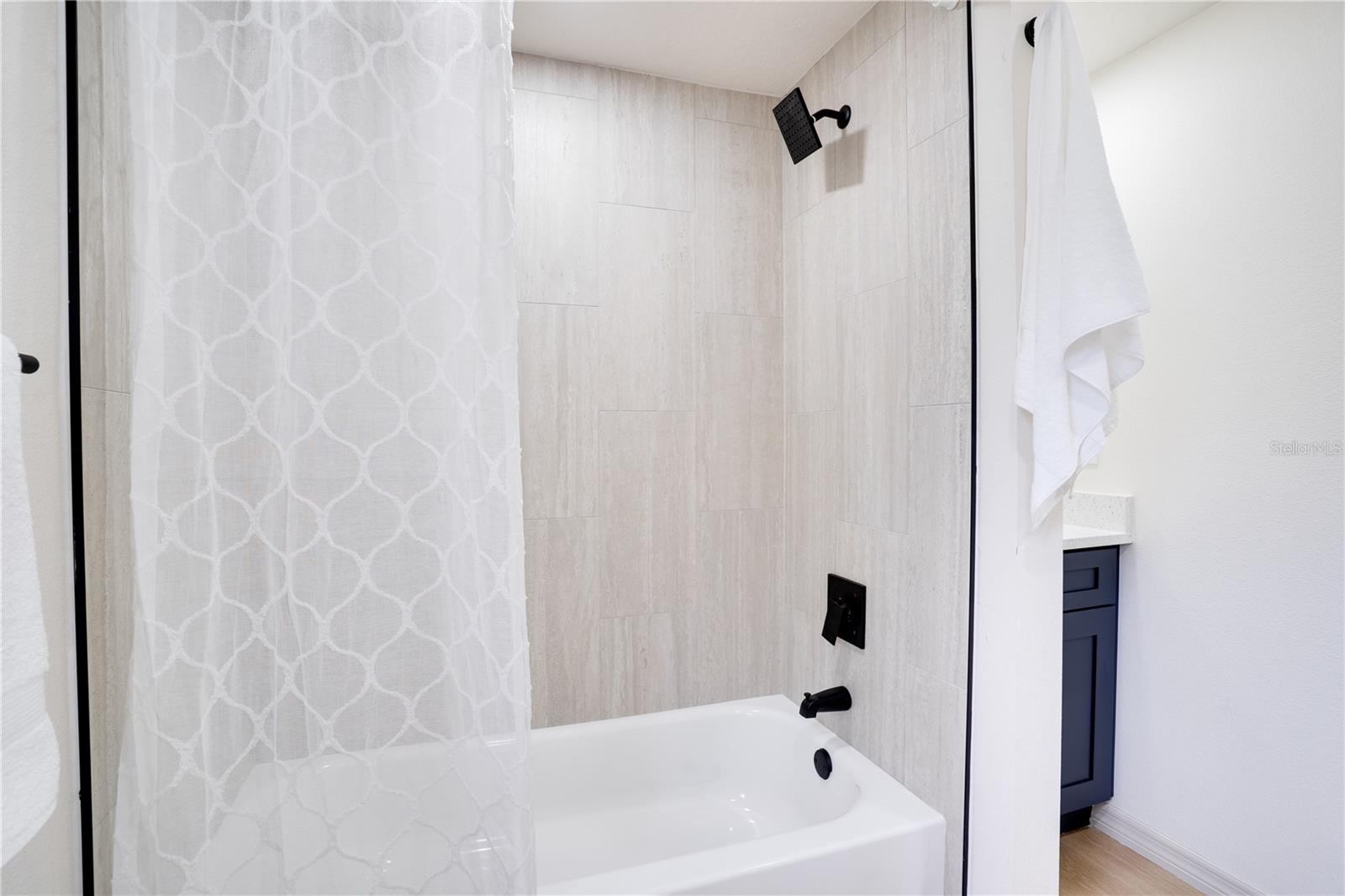 PINE BAY PARK - Residential