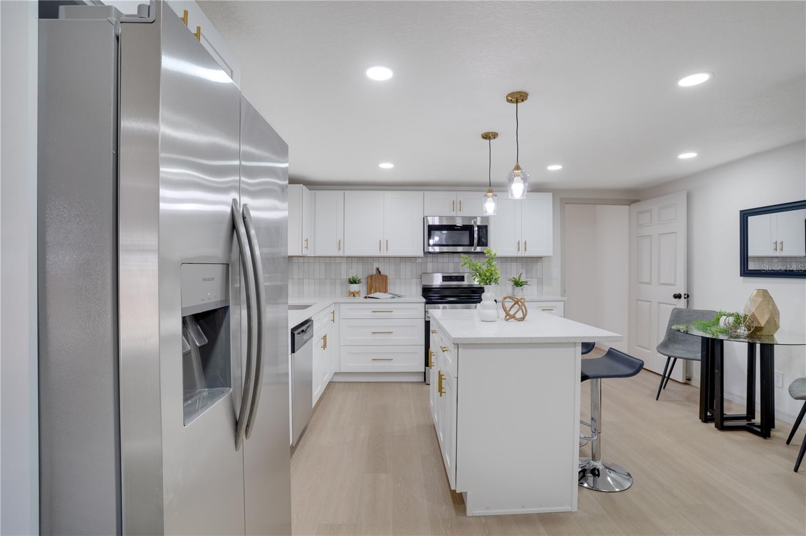 PINE BAY PARK - Residential