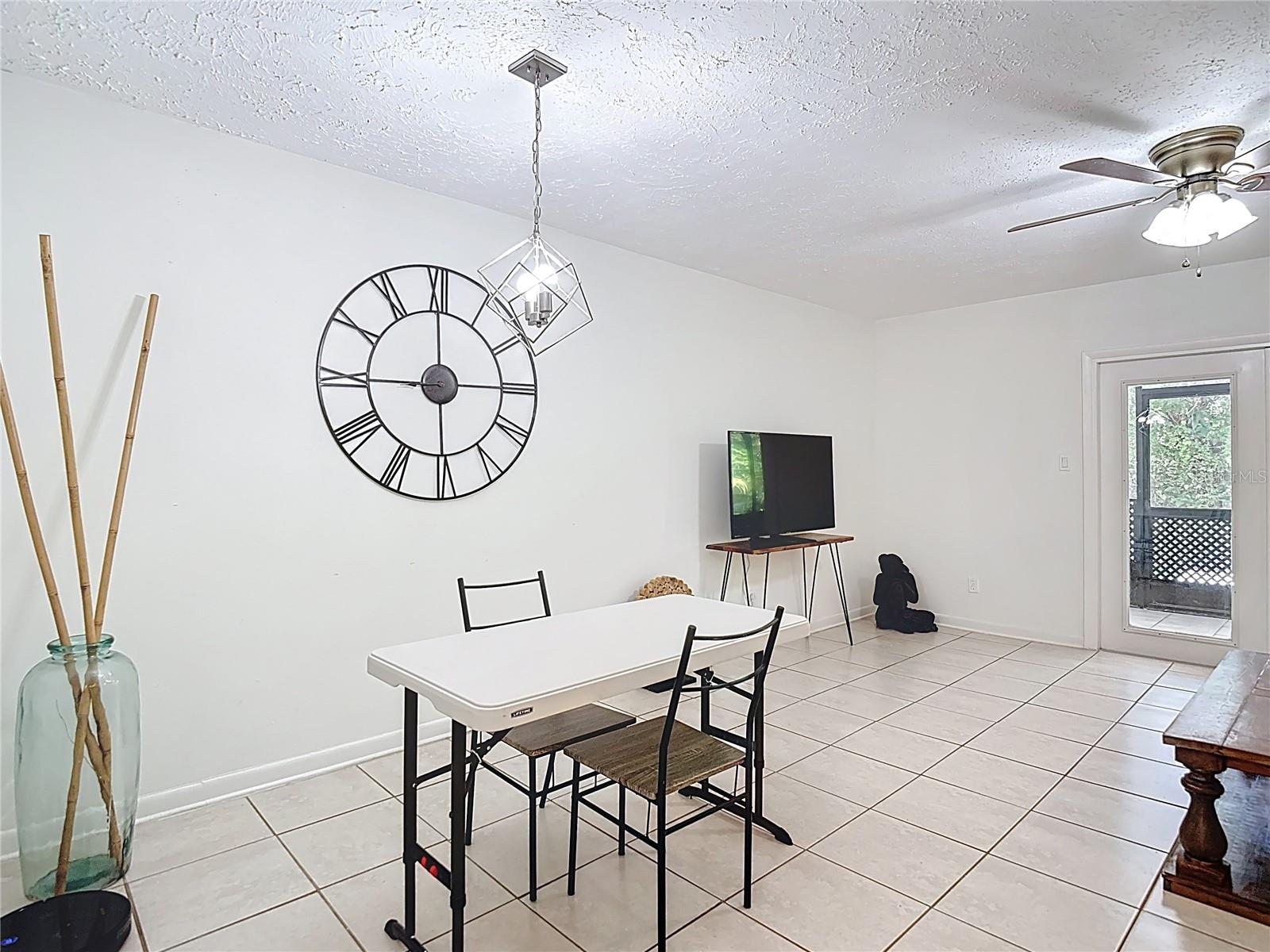 CARROLLWOOD OAKS - Residential